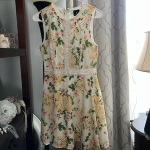 Used once. Very cute and beautiful. Perfect condition Disney princess collection